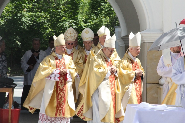 Pielgrzymka kapłanów diecezji tarnowskiej do Tuchowa