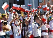 Ukraiński chór dzieci dziękował Polakom przy gorzowskiej katedrze