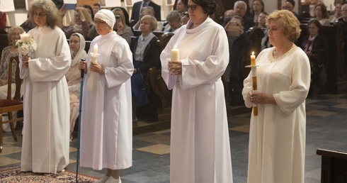 Ich ojczyzną jest niebo. Cztery dziewice konsekrowane w Warszawie