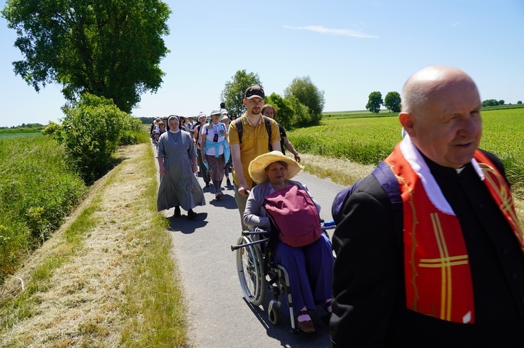 Pielgrzymka do grobu i miejsca męczeństwa bł. s. M. Acutiny