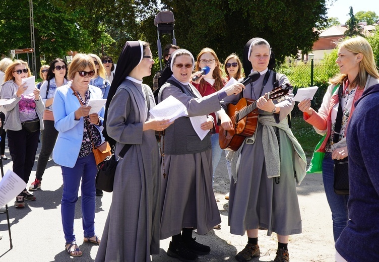 Pielgrzymka do grobu i miejsca męczeństwa bł. s. M. Acutiny