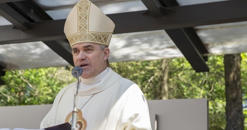 Bp Zieliński: Musi nami wstrząsnąć prawda o stanie współczesnego świata