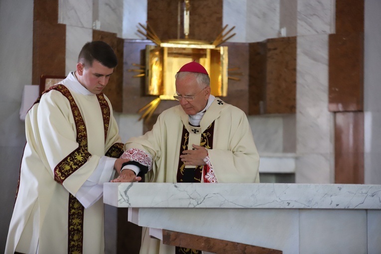 Abp Marek Jędraszewski konsekrował kościół Matki Bożej Różańcowej w podkrakowskim Kaszowie