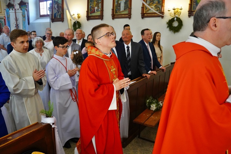 Prymicje neoprezbiterów