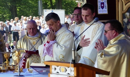 Podczas Mszy św. na skoczowskiej Kaplicówce.