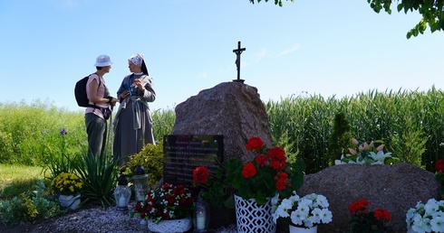Siostra Acutina i ciężkie kamienie