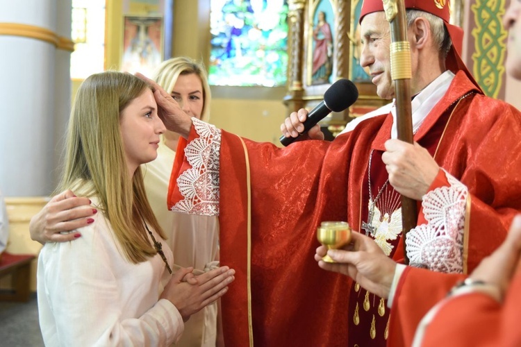 Bierzmowanie w Łężkowicach
