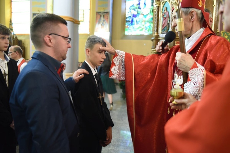 Bierzmowanie w Łężkowicach