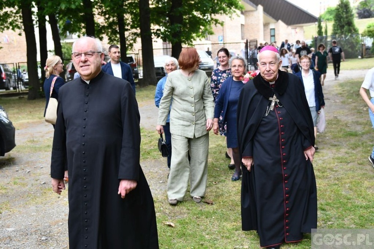 Życzenia bp. Pawła Sochy dla uczniów i nauczycieli zielonogórskiego "Katolika"