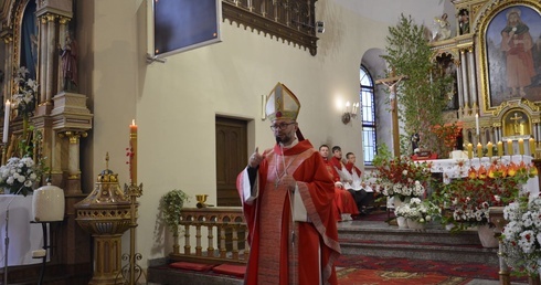 Szklarska Poręba. Biskup ze Lwowa na bierzmowaniu