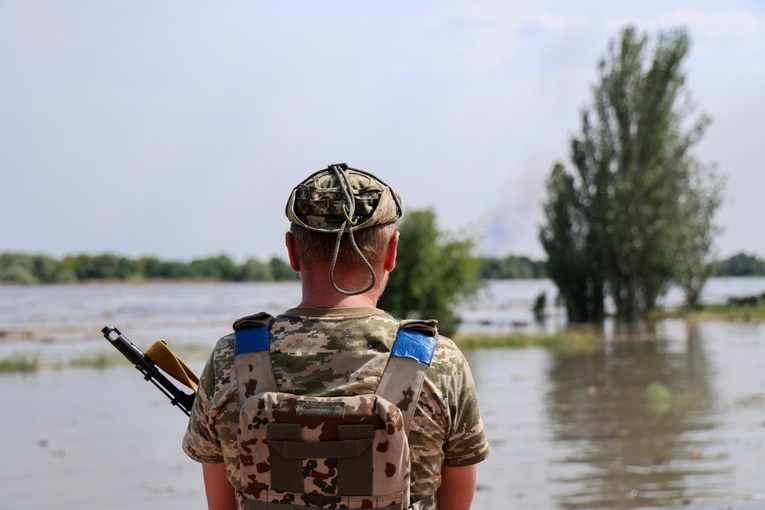 ISW: na zalaniu delty Dniepru Rosjanie mogą więcej zyskać, niż stracić