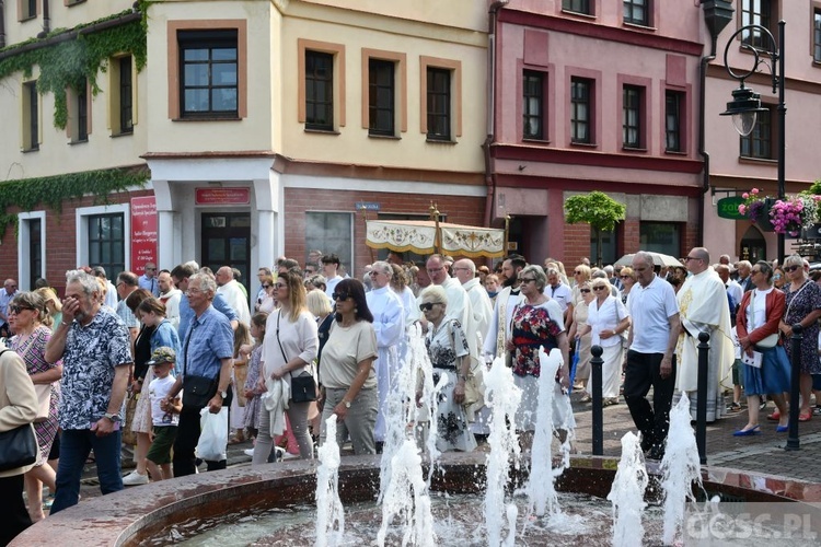 Procesja eucharystyczna na ulicach Głogowa