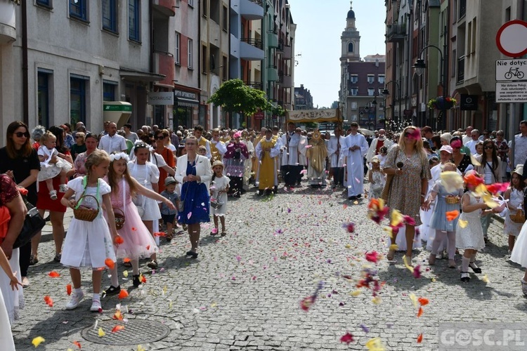 Procesja eucharystyczna na ulicach Głogowa