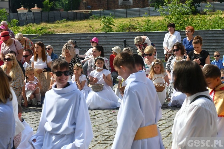 Procesja eucharystyczna na ulicach Głogowa