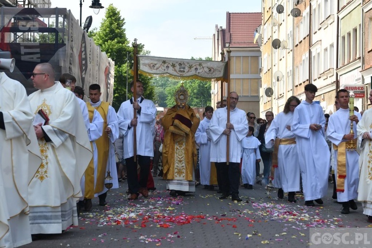 Procesja eucharystyczna na ulicach Głogowa