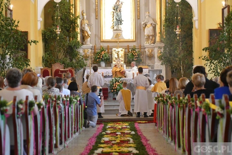 Procesja eucharystyczna na ulicach Głogowa