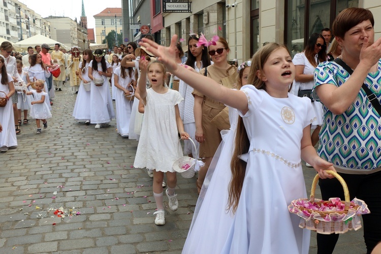 Centralna procesja Bożego Ciała we Wrocławiu 2023