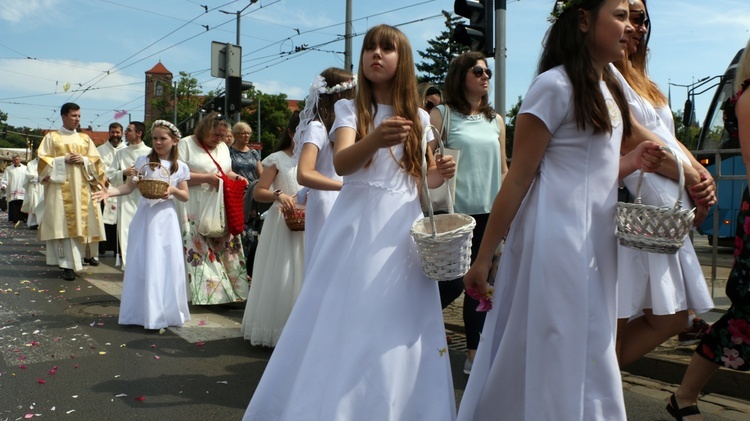 Centralna procesja Bożego Ciała we Wrocławiu 2023