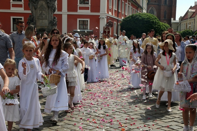 Centralna procesja Bożego Ciała we Wrocławiu 2023