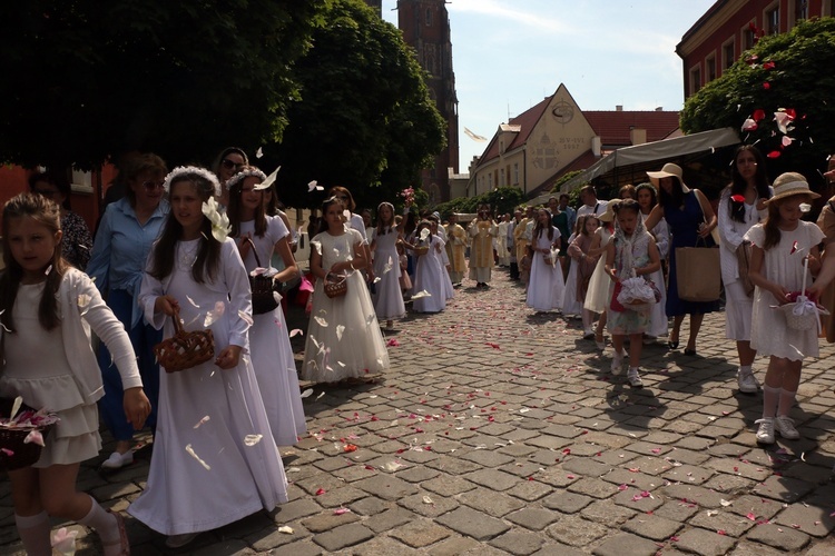 Centralna procesja Bożego Ciała we Wrocławiu 2023