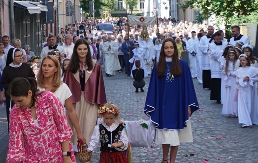 Procesja Bożego Ciała na gliwickiej starówce