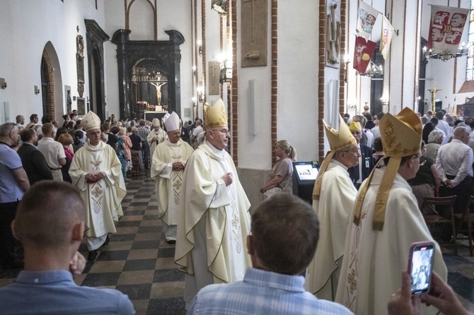 Boże Ciało. Wierzę w Kościół