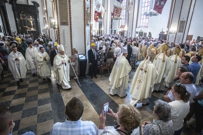 Boże Ciało. Wierzę w Kościół