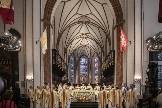 Boże Ciało. Wierzę w Kościół