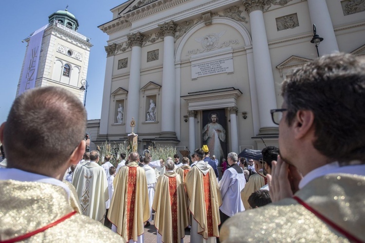 Boże Ciało. Wierzę w Kościół