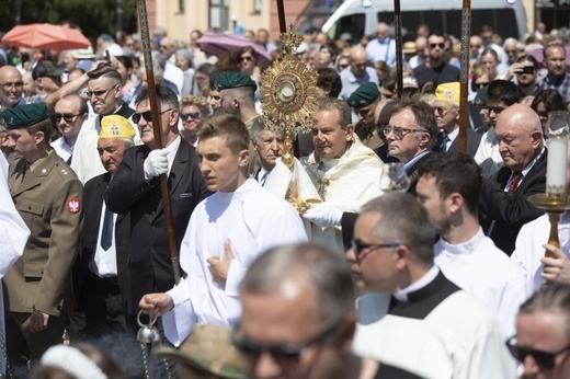 Boże Ciało. Wierzę w Kościół