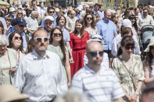 Boże Ciało. Wierzę w Kościół