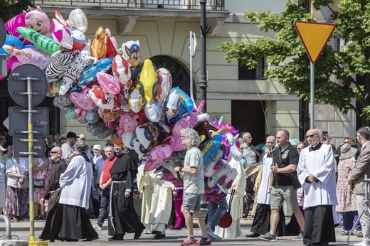 Boże Ciało. Wierzę w Kościół