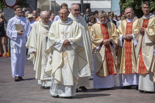 Boże Ciało. Wierzę w Kościół