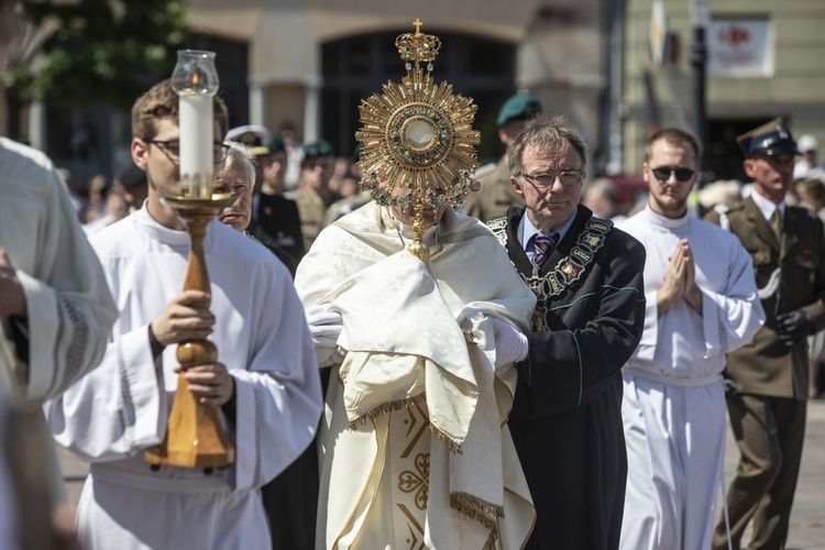 Boże Ciało. Wierzę w Kościół