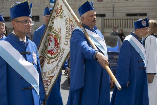 Boże Ciało. Wierzę w Kościół