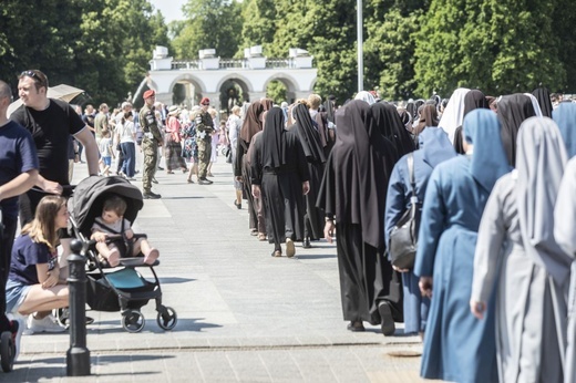 Boże Ciało. Wierzę w Kościół