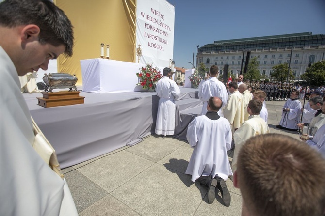 Boże Ciało. Wierzę w Kościół