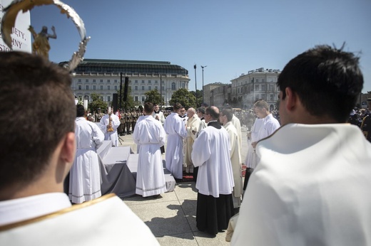 Boże Ciało. Wierzę w Kościół