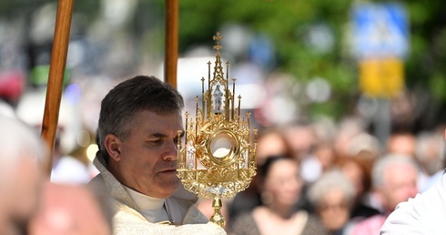 Bp Zieliński: Idziemy z Chrystusem w ten świat