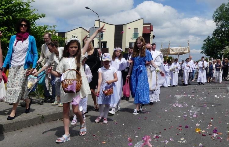 Procesja Bożego Ciała na Złotych Łanach w Bielsku-Białej - 2023