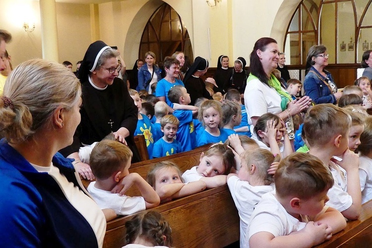 Pielgrzymka przedszkolaków do bł. Matki Małgorzaty Łucji Szewczyk w Oświęcimiu