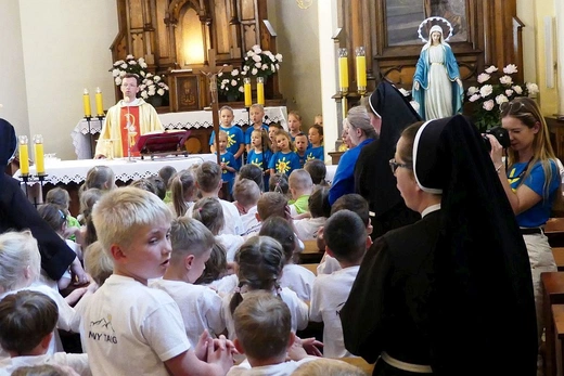 Pielgrzymka przedszkolaków do bł. Matki Małgorzaty Łucji Szewczyk w Oświęcimiu