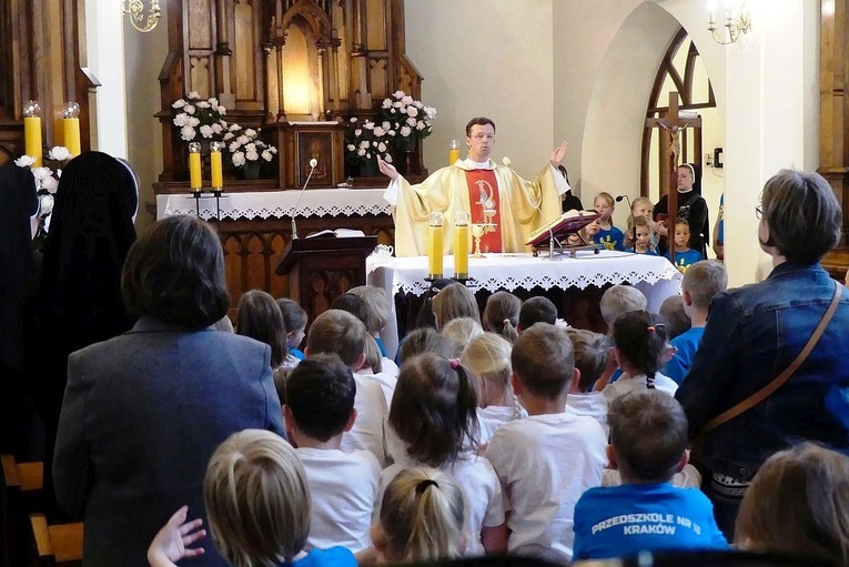 Pielgrzymka przedszkolaków do bł. Matki Małgorzaty Łucji Szewczyk w Oświęcimiu