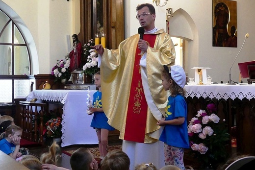 Pielgrzymka przedszkolaków do bł. Matki Małgorzaty Łucji Szewczyk w Oświęcimiu