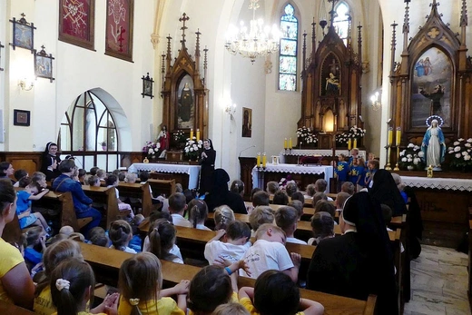Pielgrzymka przedszkolaków do bł. Matki Małgorzaty Łucji Szewczyk w Oświęcimiu