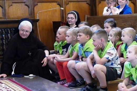 Pielgrzymka przedszkolaków do bł. Matki Małgorzaty Łucji Szewczyk w Oświęcimiu