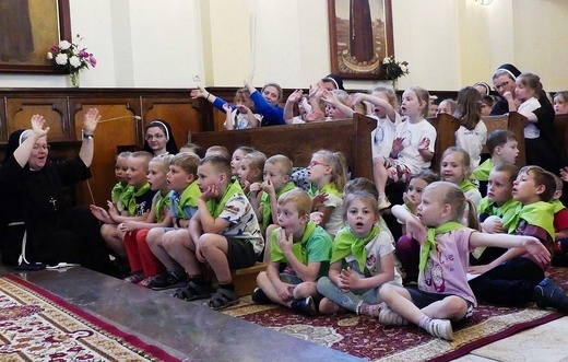 Pielgrzymka przedszkolaków do bł. Matki Małgorzaty Łucji Szewczyk w Oświęcimiu