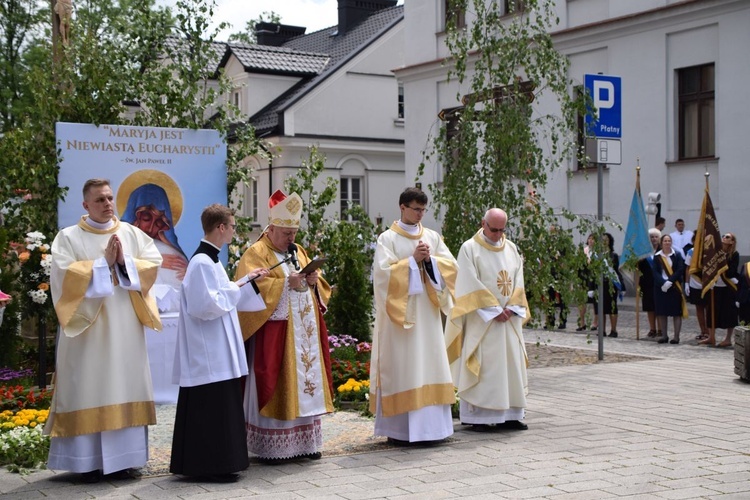 Procesja Bożego Ciała z bp. Piotrem Gregerem w Bielsku-Bialej - 2023