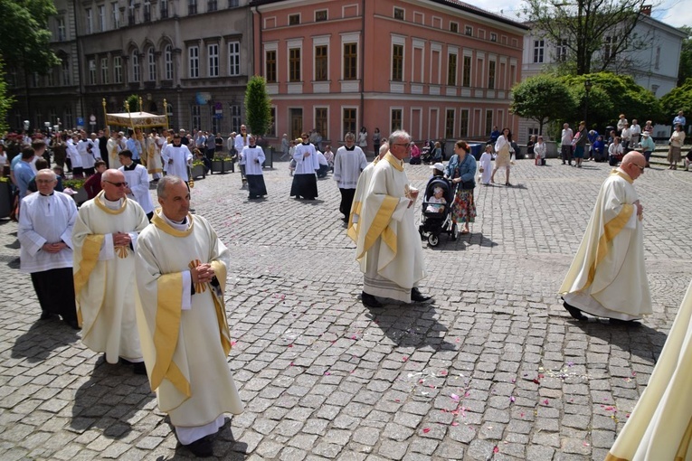 Procesja Bożego Ciała z bp. Piotrem Gregerem w Bielsku-Bialej - 2023