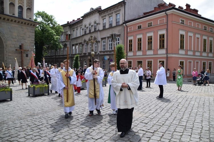 Procesja Bożego Ciała z bp. Piotrem Gregerem w Bielsku-Bialej - 2023